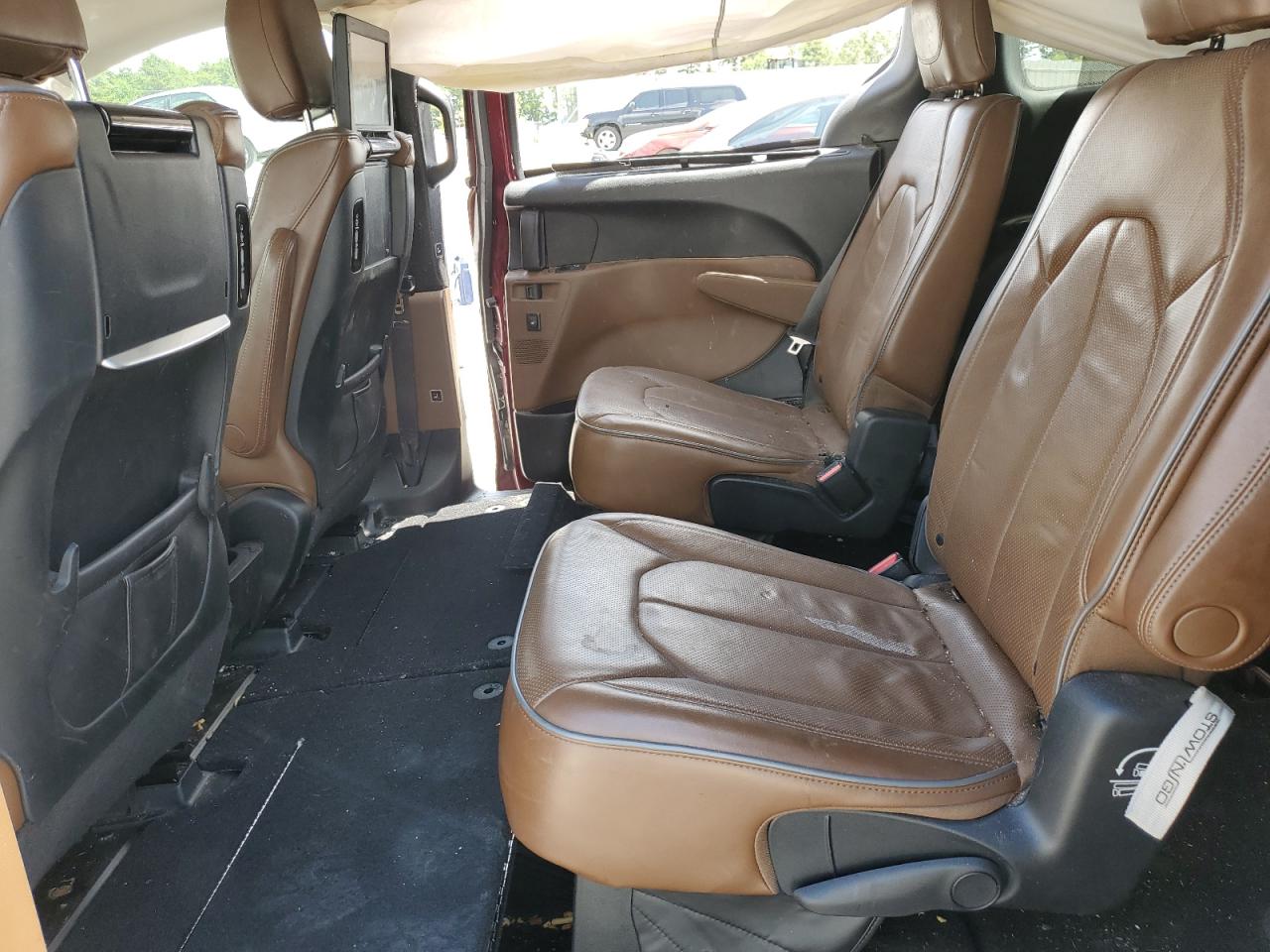 2018 Chrysler Pacifica Limited VIN: 2C4RC1GG5JR107933 Lot: 85918885