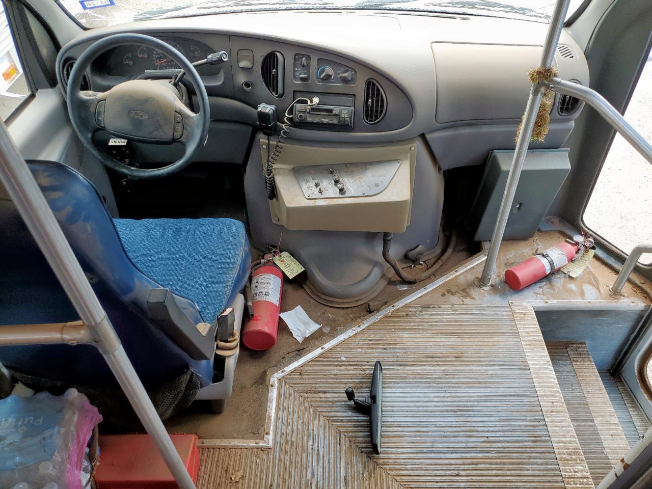 1998 Ford Econoline E450 Super Duty Cutaway Van Rv VIN: 1FDXE40S8WHB77815 Lot: 71995045