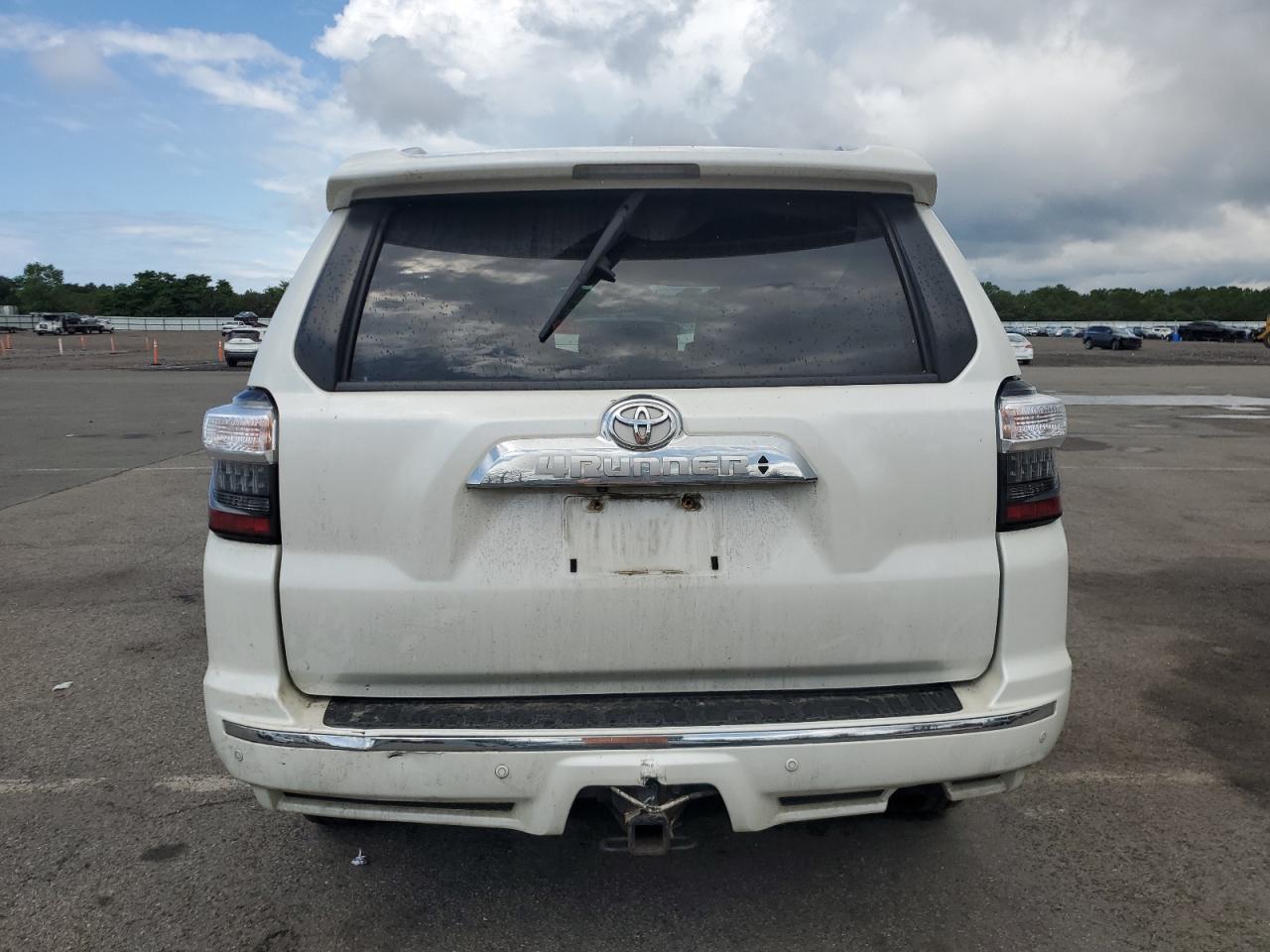 2018 Toyota 4Runner Sr5/Sr5 Premium VIN: JTEBU5JR7J5489150 Lot: 64083825