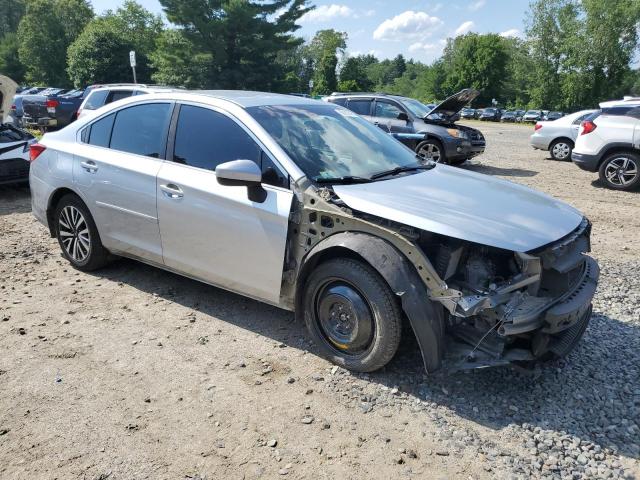  SUBARU LEGACY 2018 Srebrny