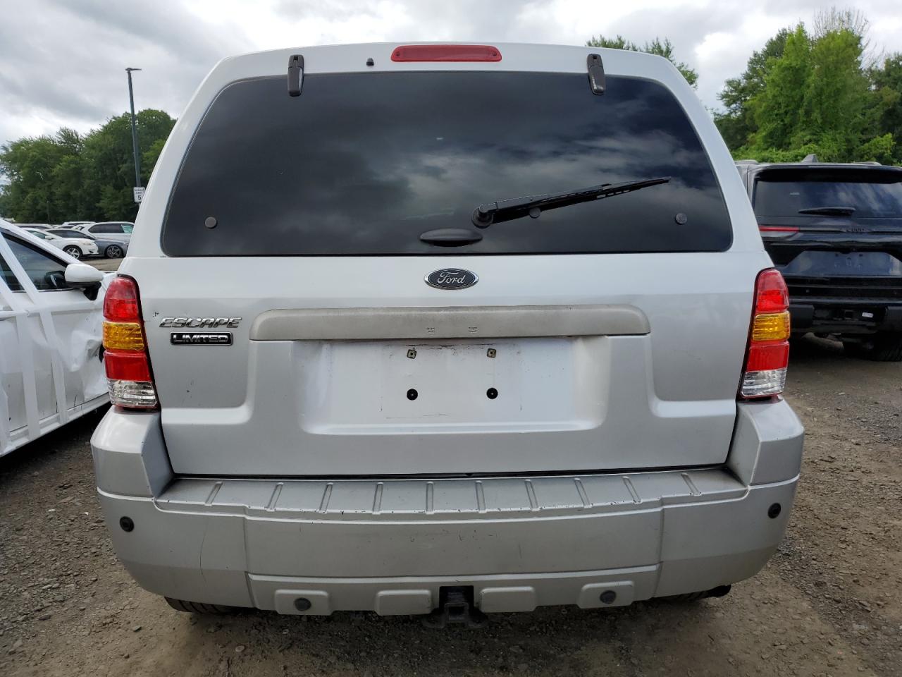 2005 Ford Escape Limited VIN: 1FMCU94165KA11181 Lot: 62880725