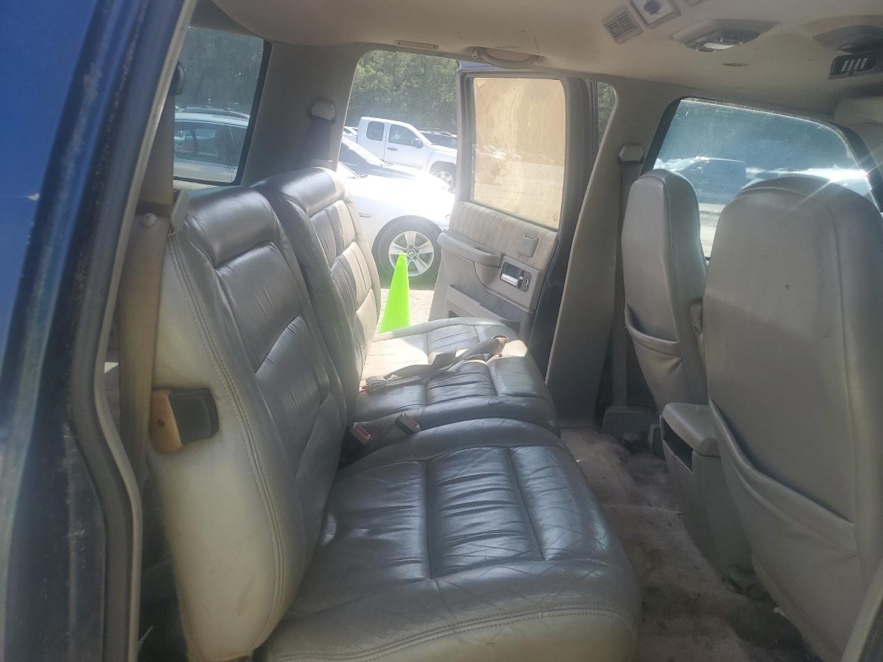 1994 GMC Suburban C1500 VIN: 1GKEC16KXRJ724950 Lot: 64303265