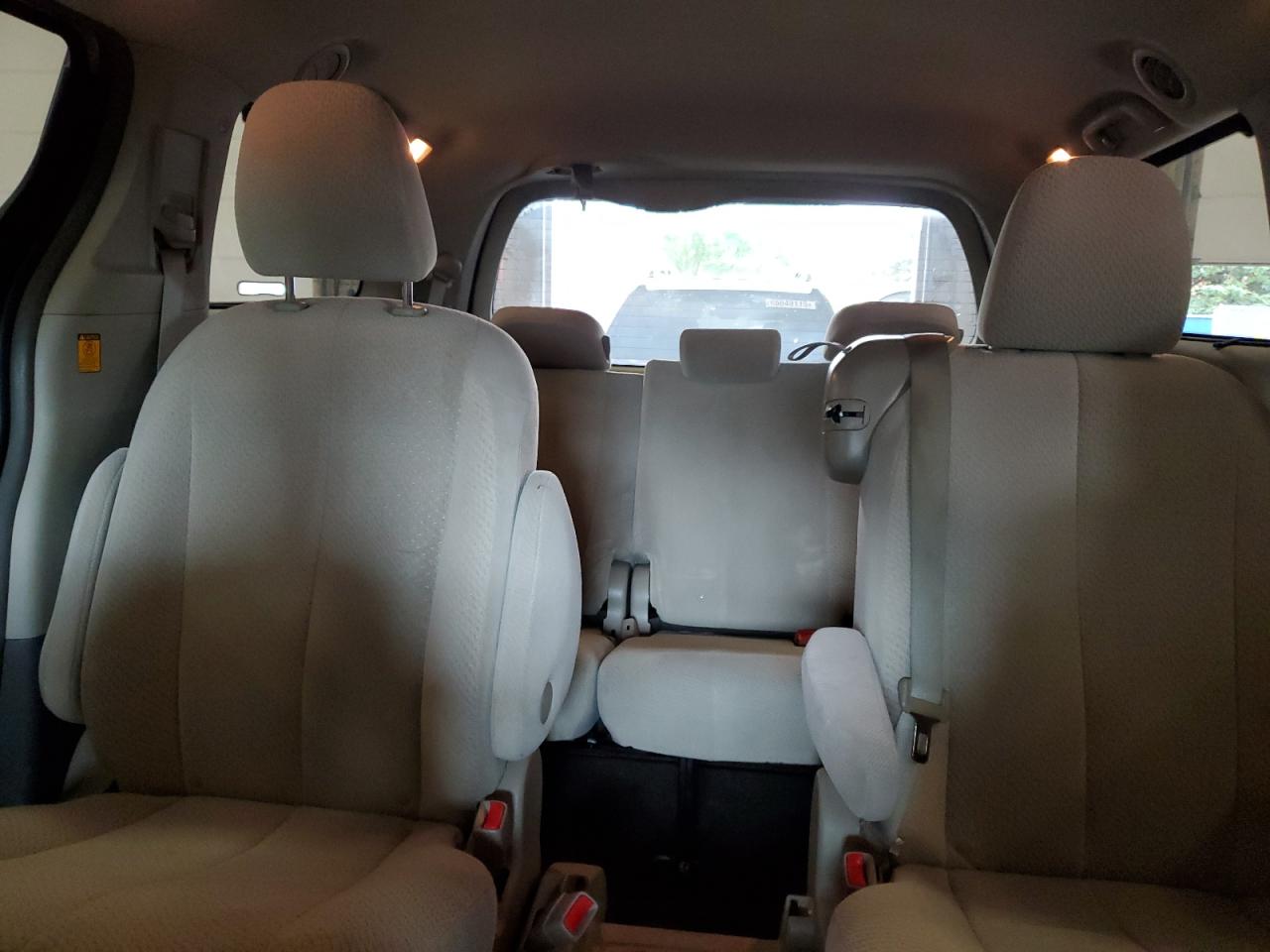 5tdkk3dc6cs215022 5TDKK3DC6CS215022 2012 Toyota Sienna Le