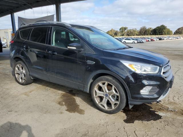  FORD ESCAPE 2017 Czarny