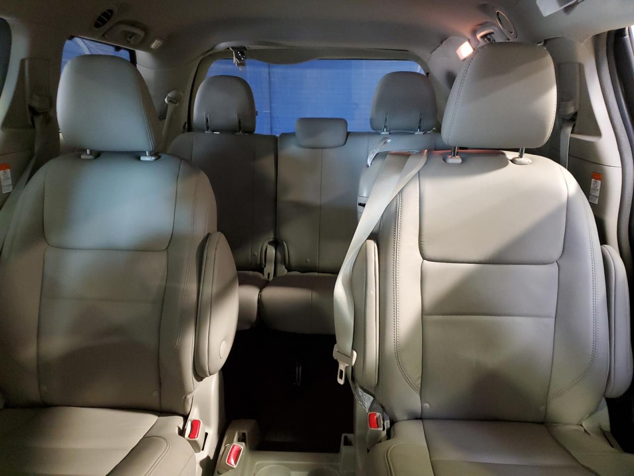 2018 Toyota Sienna Xle VIN: 5TDYZ3DC2JS929121 Lot: 65416475