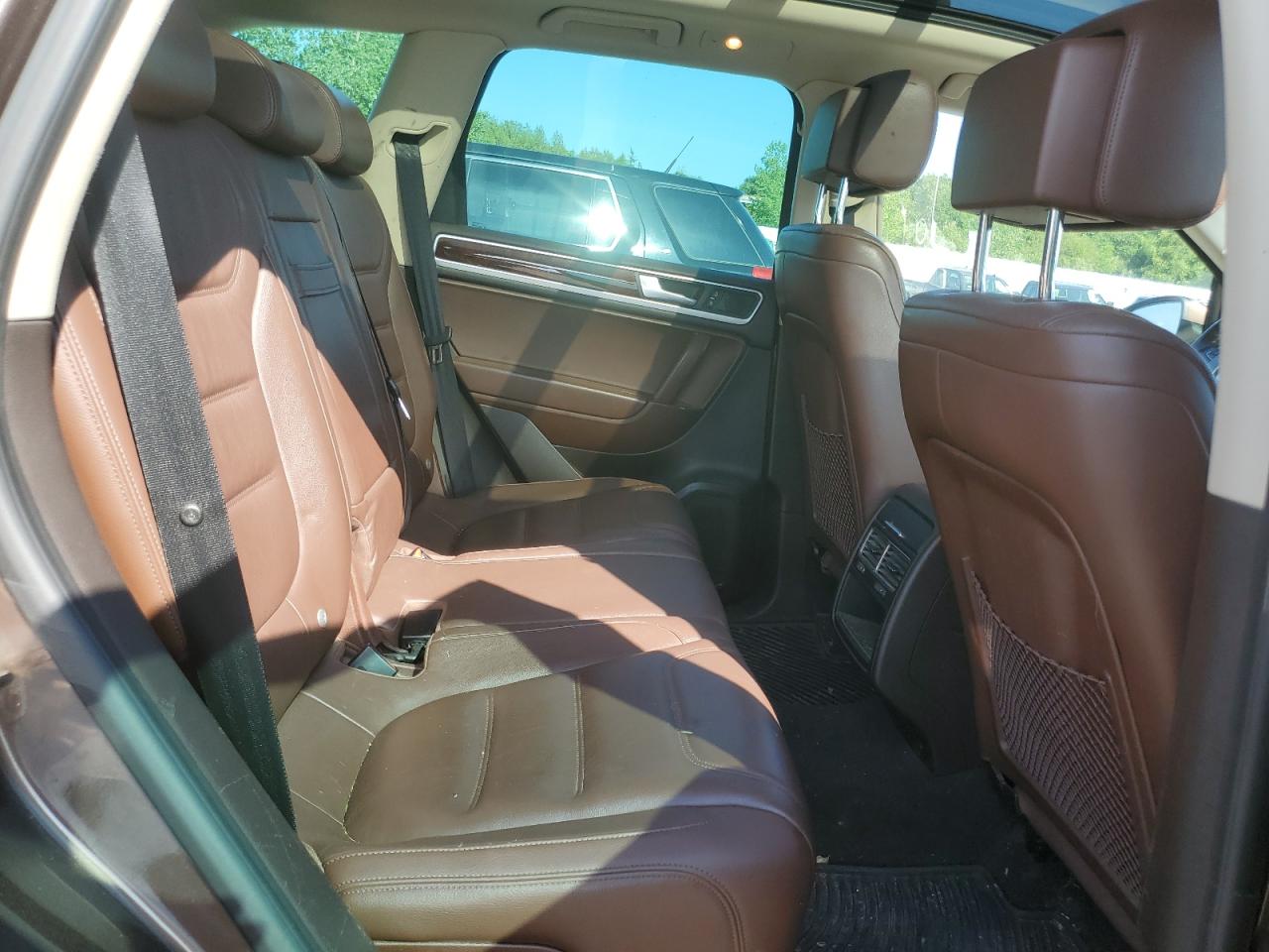 2013 Volkswagen Touareg V6 VIN: WVGEF9BP6DD013932 Lot: 62047945