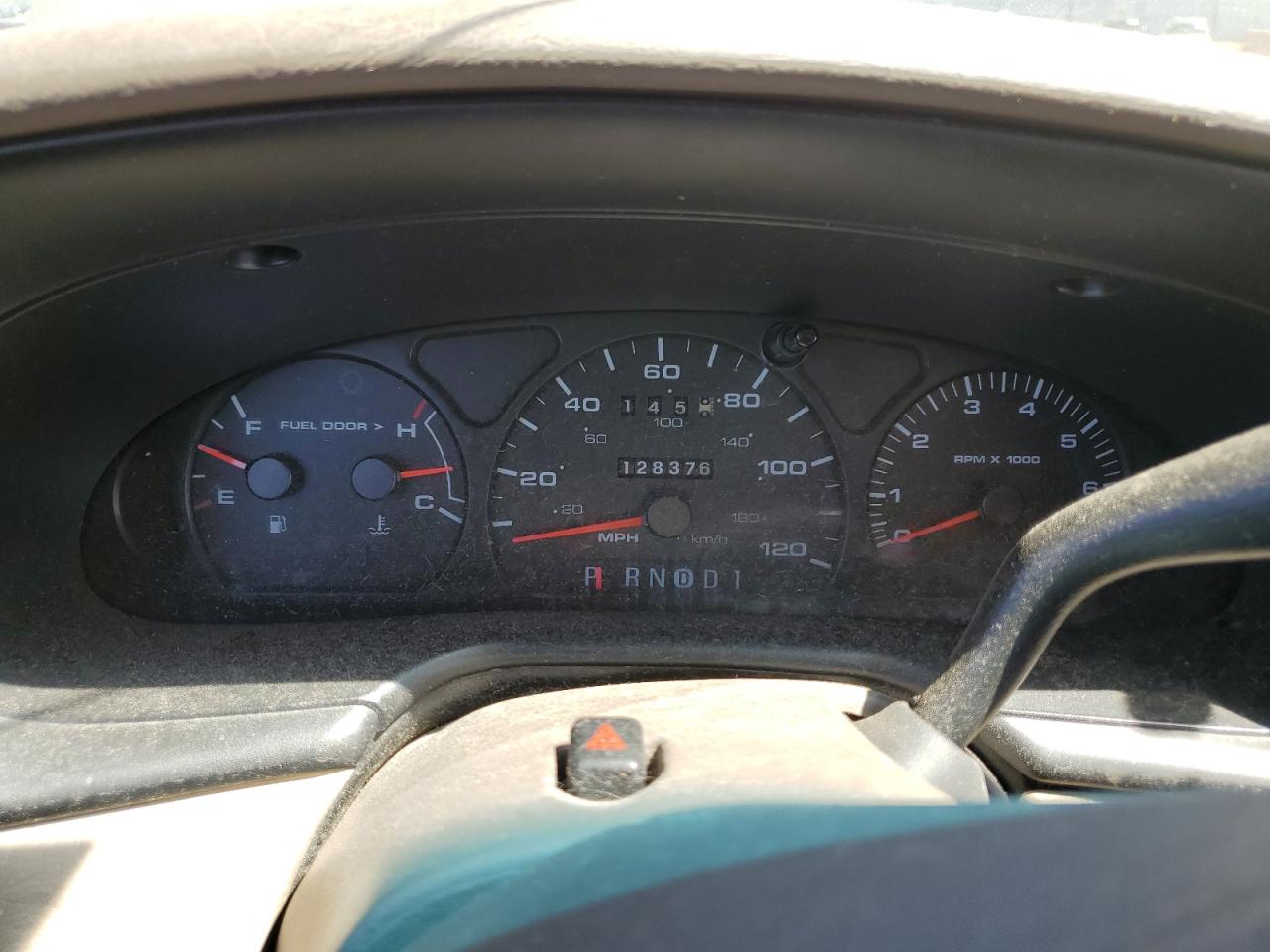 2000 Ford Taurus Ses VIN: 1FAFP55U9YG255981 Lot: 63405525