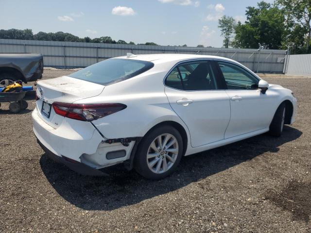  TOYOTA CAMRY 2022 Белы