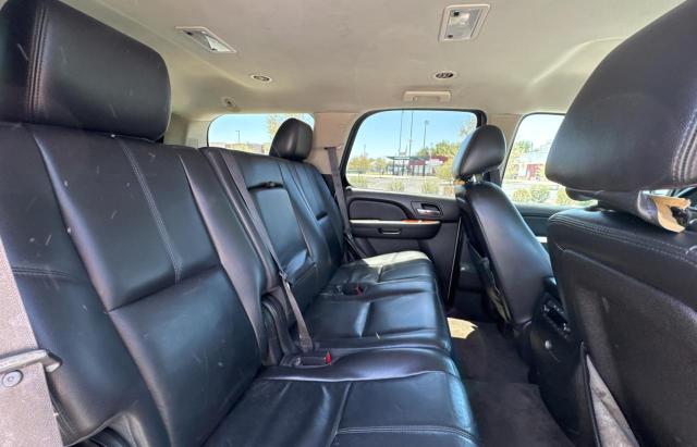 Parquets CHEVROLET TAHOE 2013 White