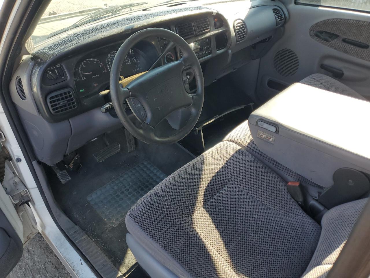 1999 Dodge Ram 1500 VIN: 1B7HC13Z1XJ557773 Lot: 63837425