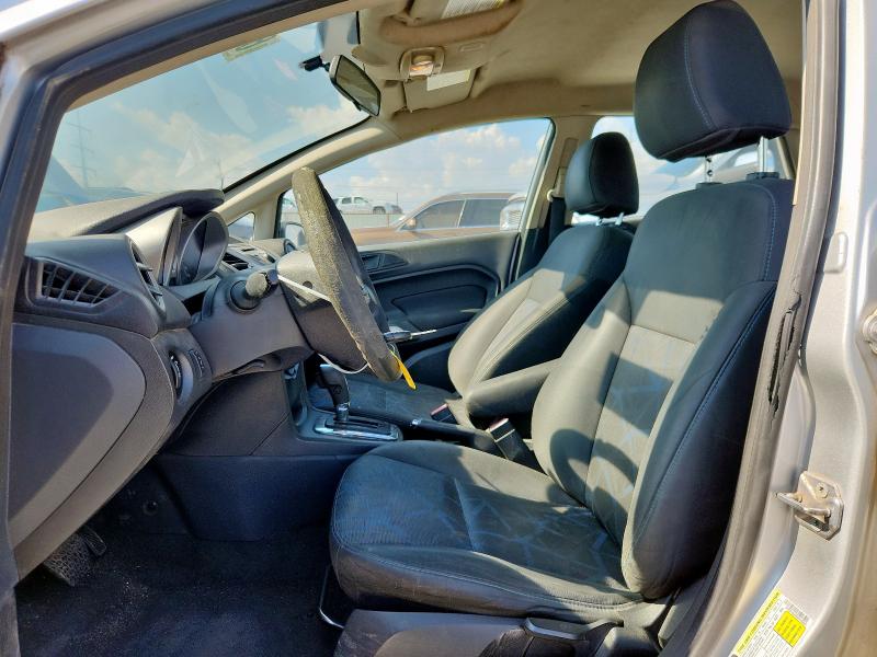 Sedans FORD FIESTA 2013 Srebrny