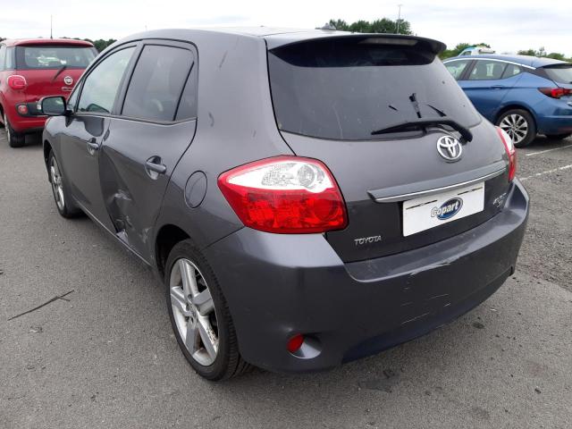 2010 TOYOTA AURIS SR V
