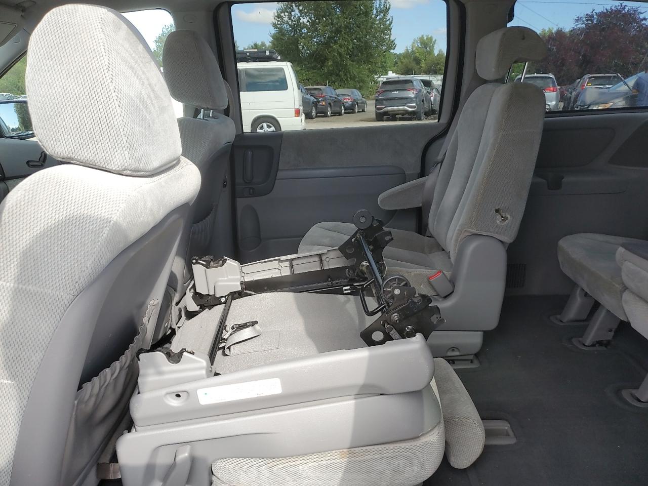 2008 Kia Sedona Ex VIN: KNDMB233586258293 Lot: 64325825