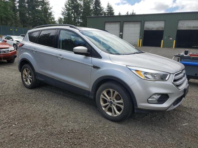  FORD ESCAPE 2018 Srebrny