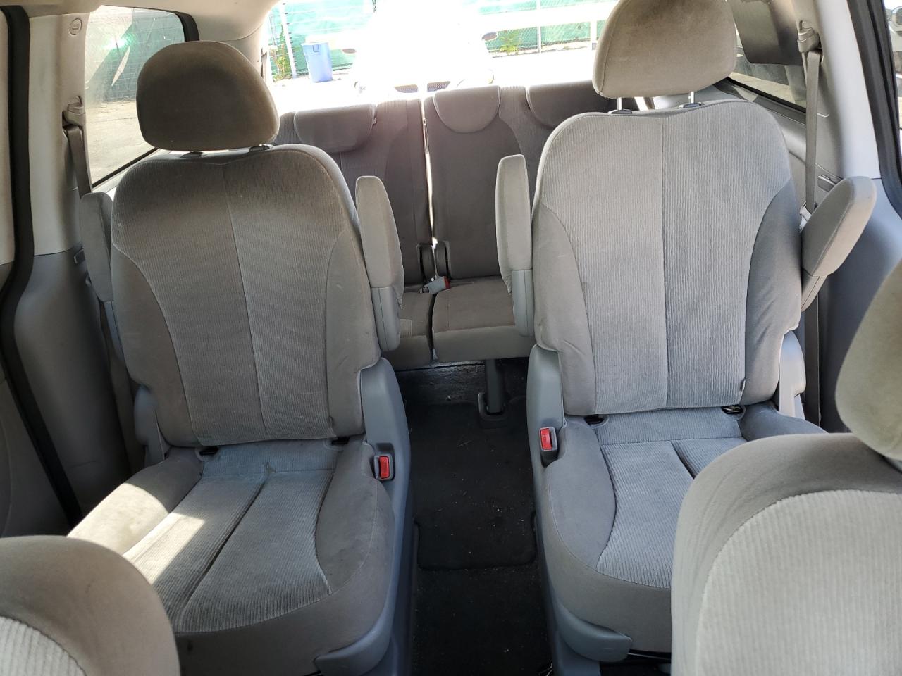 2014 Kia Sedona Lx VIN: KNDMG4C75E6590780 Lot: 64329125