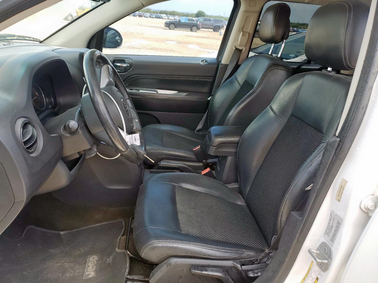 2016 Jeep Compass Latitude VIN: 1C4NJDEB5GD645993 Lot: 64667595