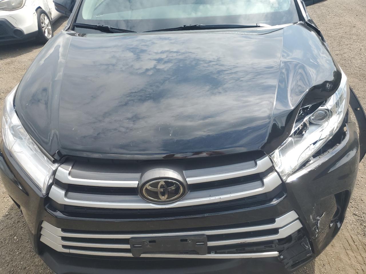 2018 Toyota Highlander Le VIN: 5TDBZRFHXJS908003 Lot: 65567825
