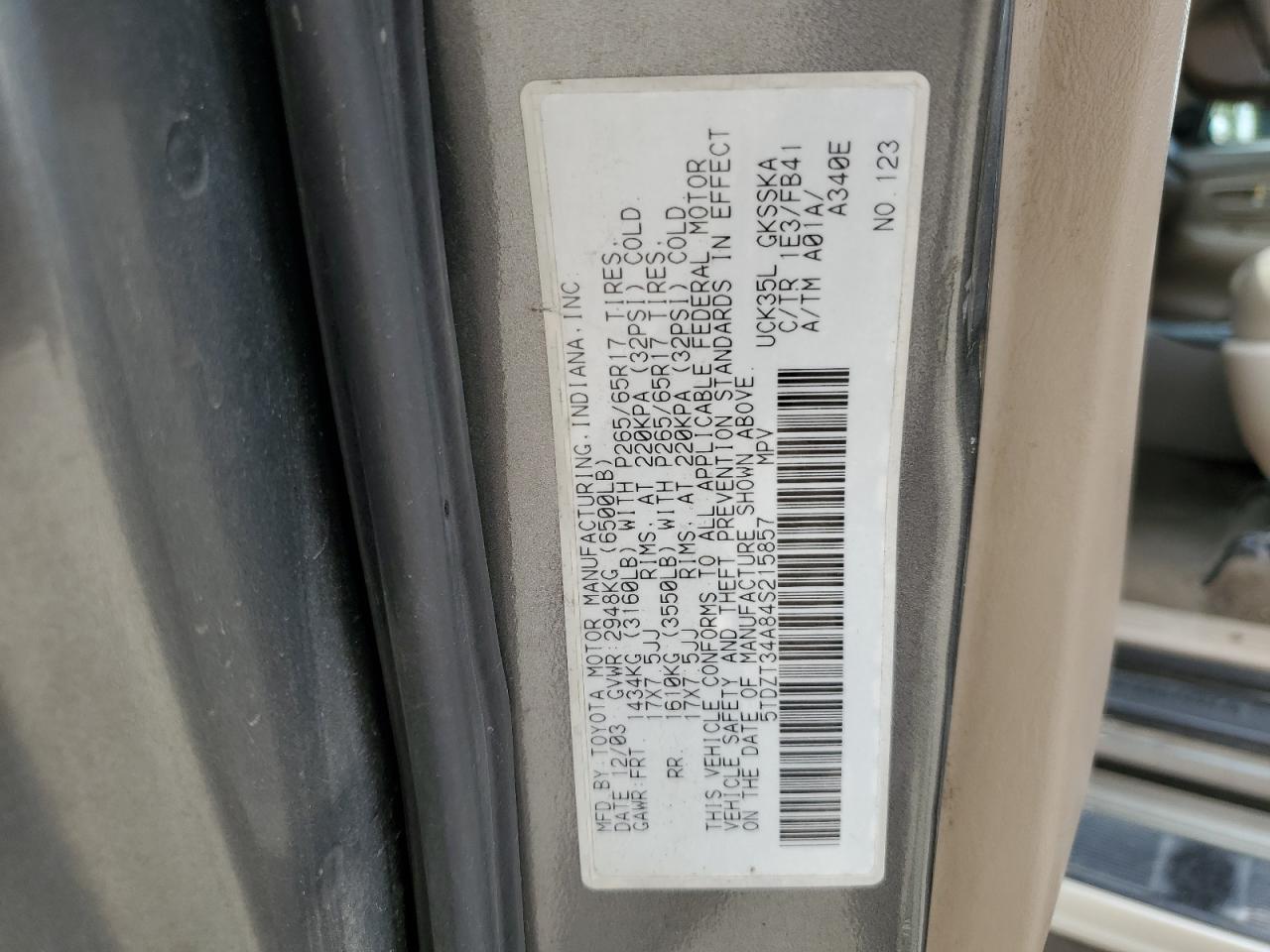 2004 Toyota Sequoia Sr5 VIN: 5TDZT34A84S215857 Lot: 64395935