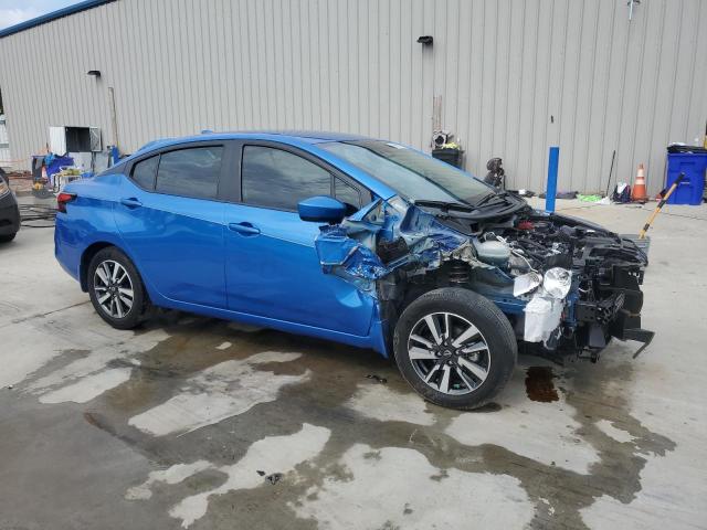  NISSAN VERSA 2024 Синий