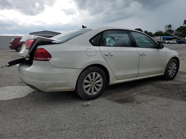Sedans VOLKSWAGEN PASSAT 2015 Biały