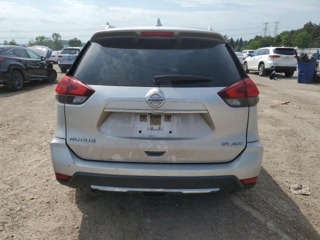  NISSAN ROGUE 2018 Srebrny