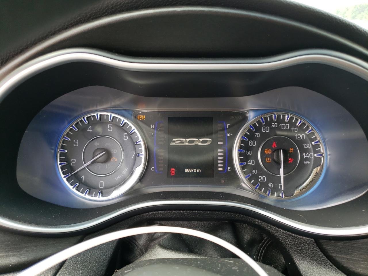 2015 Chrysler 200 Limited VIN: 1C3CCCABXFN552319 Lot: 64092575