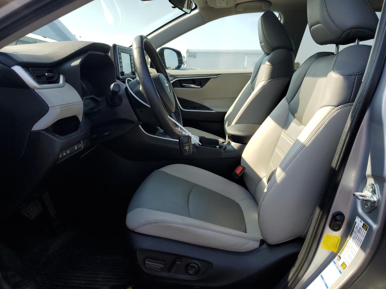 2021 Toyota Rav4 Xle Premium VIN: 2T3B6RFV0MW028851 Lot: 63575375