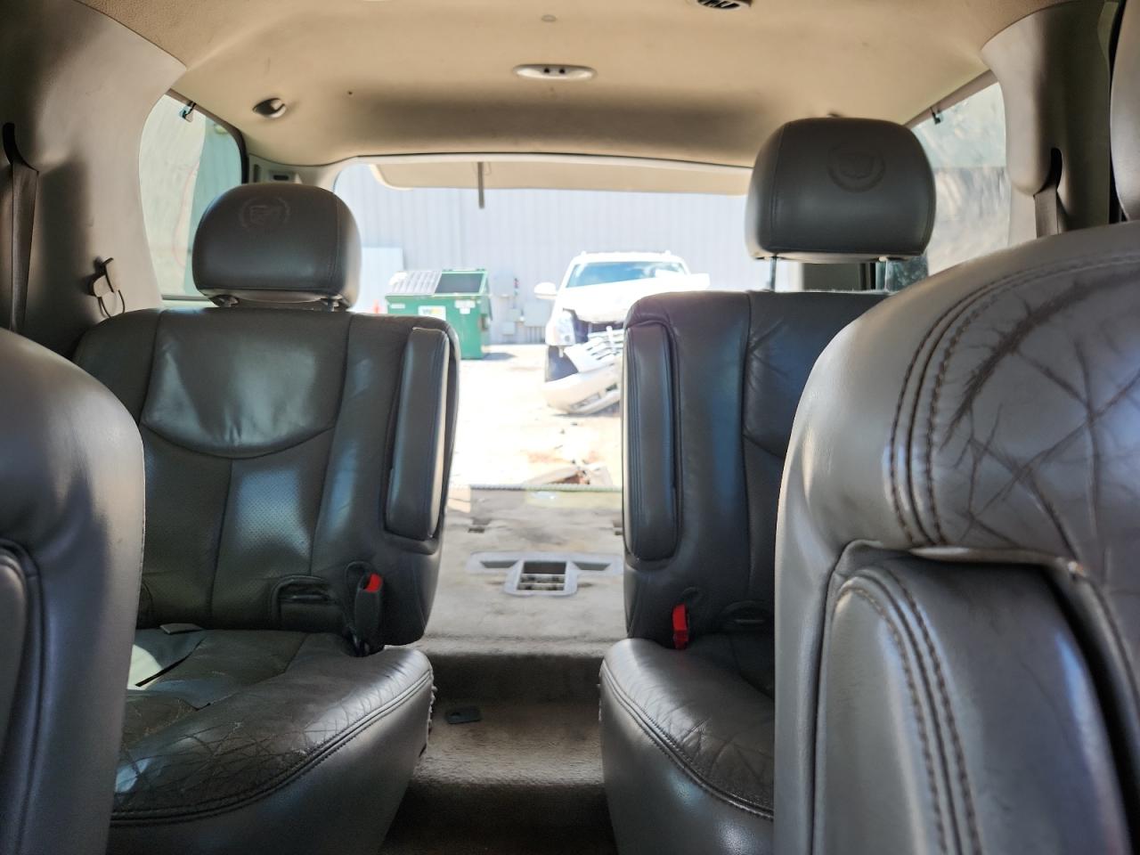 2004 Cadillac Escalade Luxury VIN: 1GYEK63N74R228938 Lot: 63845725