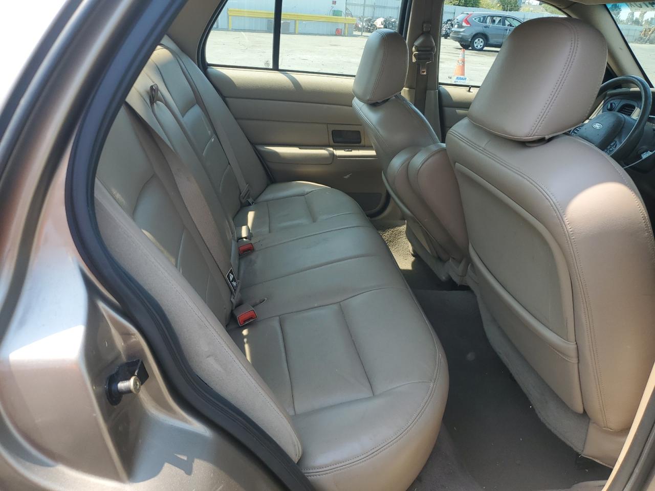 2003 Ford Crown Victoria Lx VIN: 2FAFP74W53X164045 Lot: 64821475