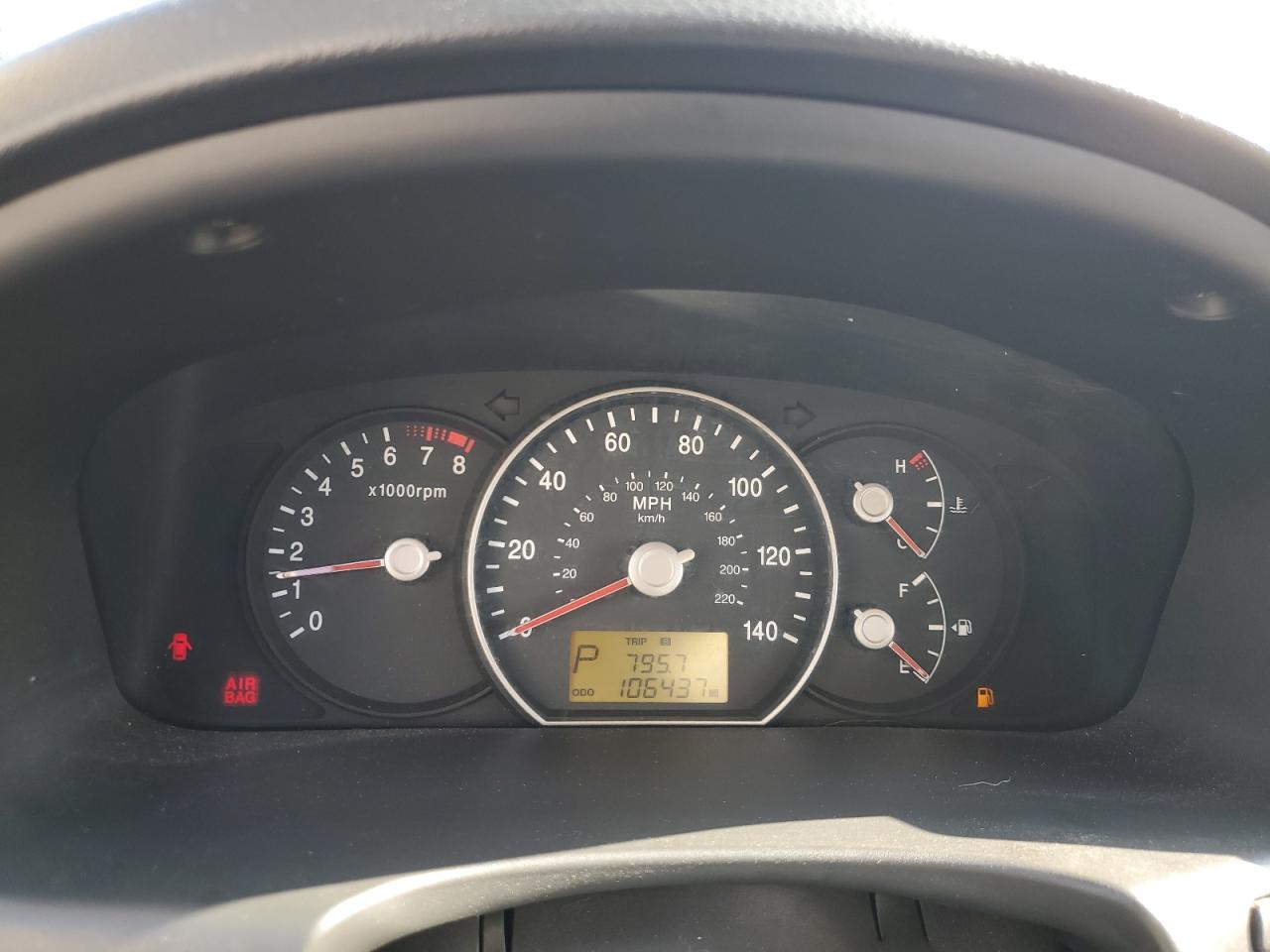 2009 Kia Rondo Base VIN: KNAFG528697261527 Lot: 64173965