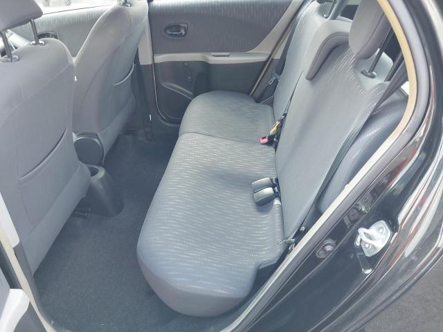 2010 TOYOTA YARIS TR V