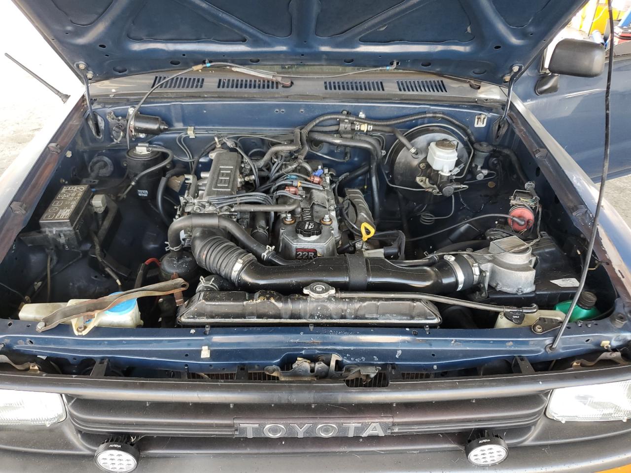 1990 Toyota Pickup 1/2 Ton Short Wheelbase VIN: JT4RN81A2L0052829 Lot: 64253875