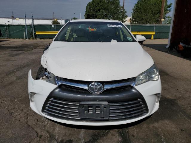 TOYOTA CAMRY 2015 Biały