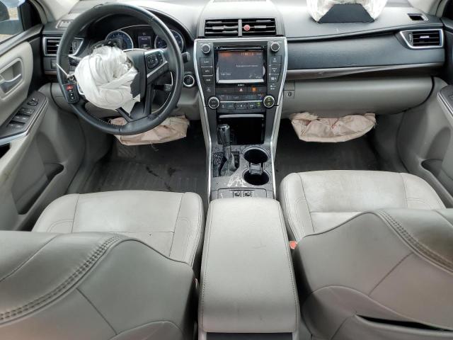  TOYOTA CAMRY 2017 Srebrny