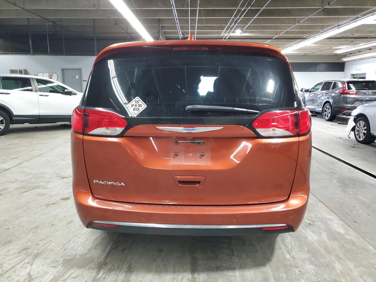 2018 Chrysler Pacifica Touring L VIN: 2C4RC1BG2JR365026 Lot: 64736425