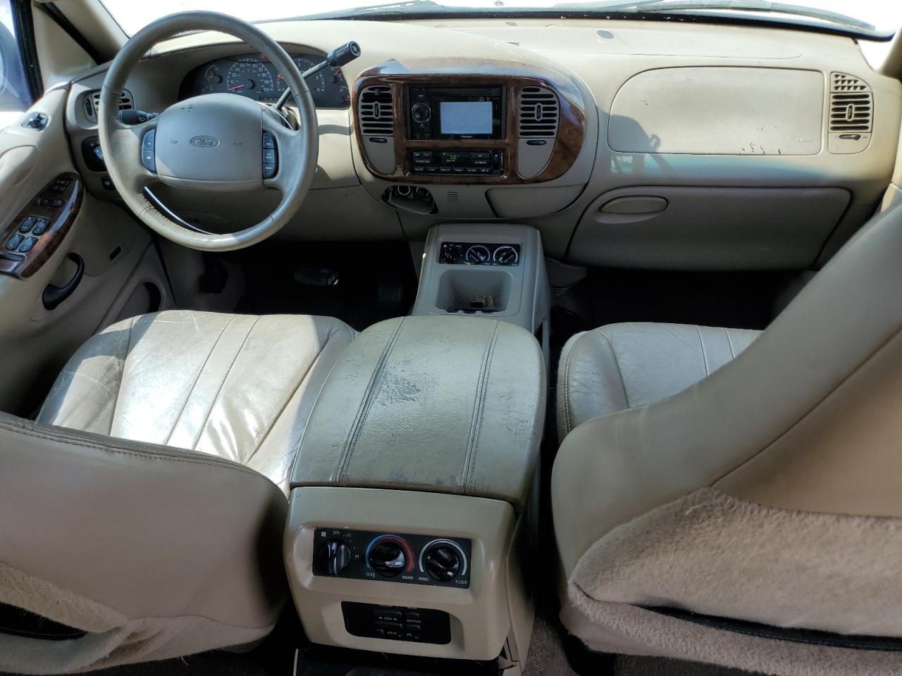 2000 Ford Expedition Eddie Bauer VIN: 1FMRU17L0YLB87828 Lot: 66178425