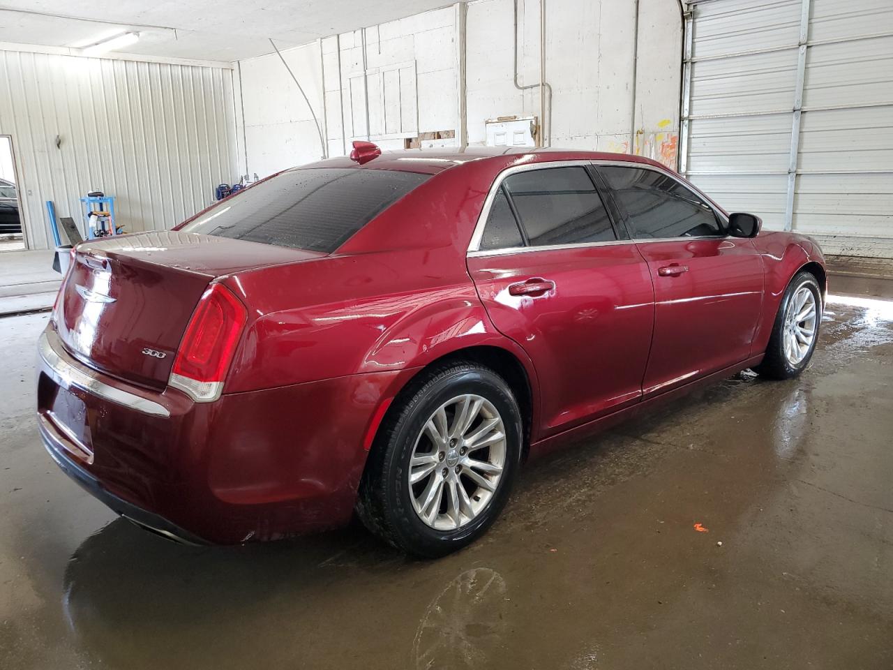 2018 Chrysler 300 Touring VIN: 2C3CCAAG1JH137570 Lot: 64281535