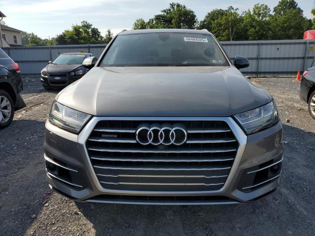 Паркетники AUDI Q7 2017 Серый