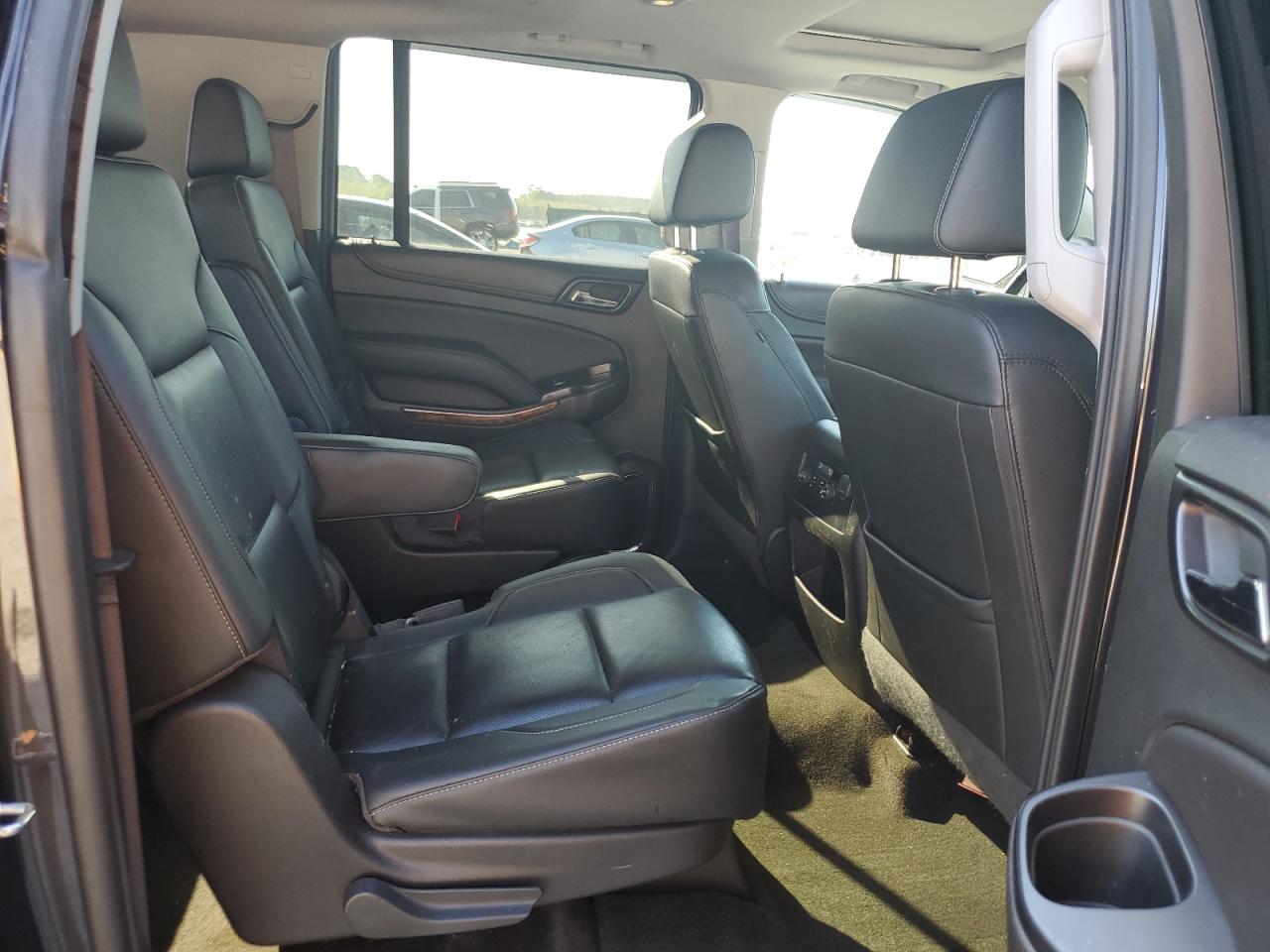 2017 Chevrolet Suburban K1500 Premier VIN: 1GNSKJKC0HR116068 Lot: 65943055