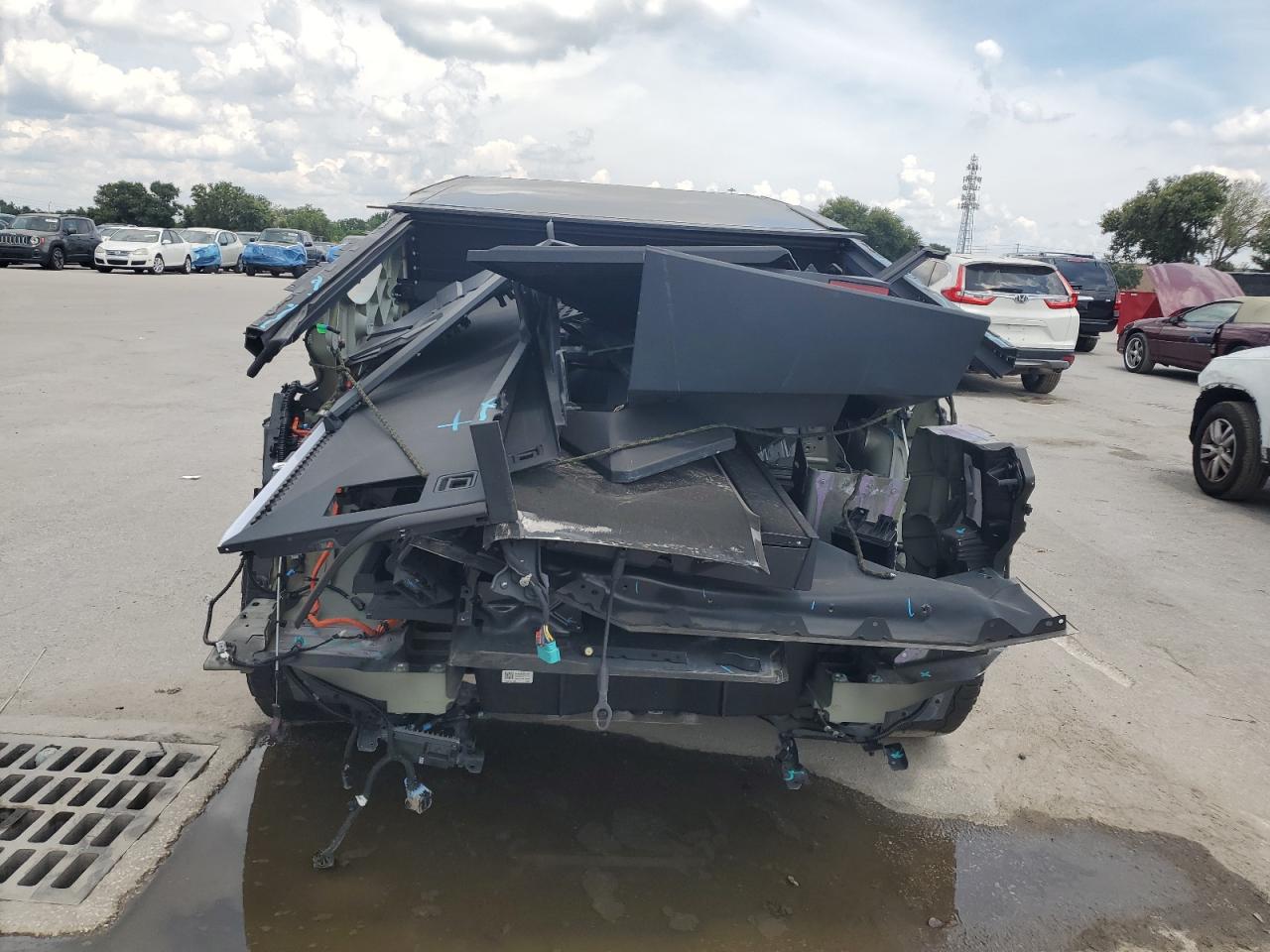 2024 Tesla Cybertruck VIN: 7G2CEHED6RA015992 Lot: 64204905