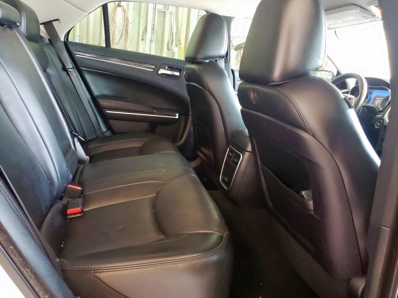 2019 Chrysler 300 Touring VIN: 2C3CCAAGXKH693779 Lot: 62431025