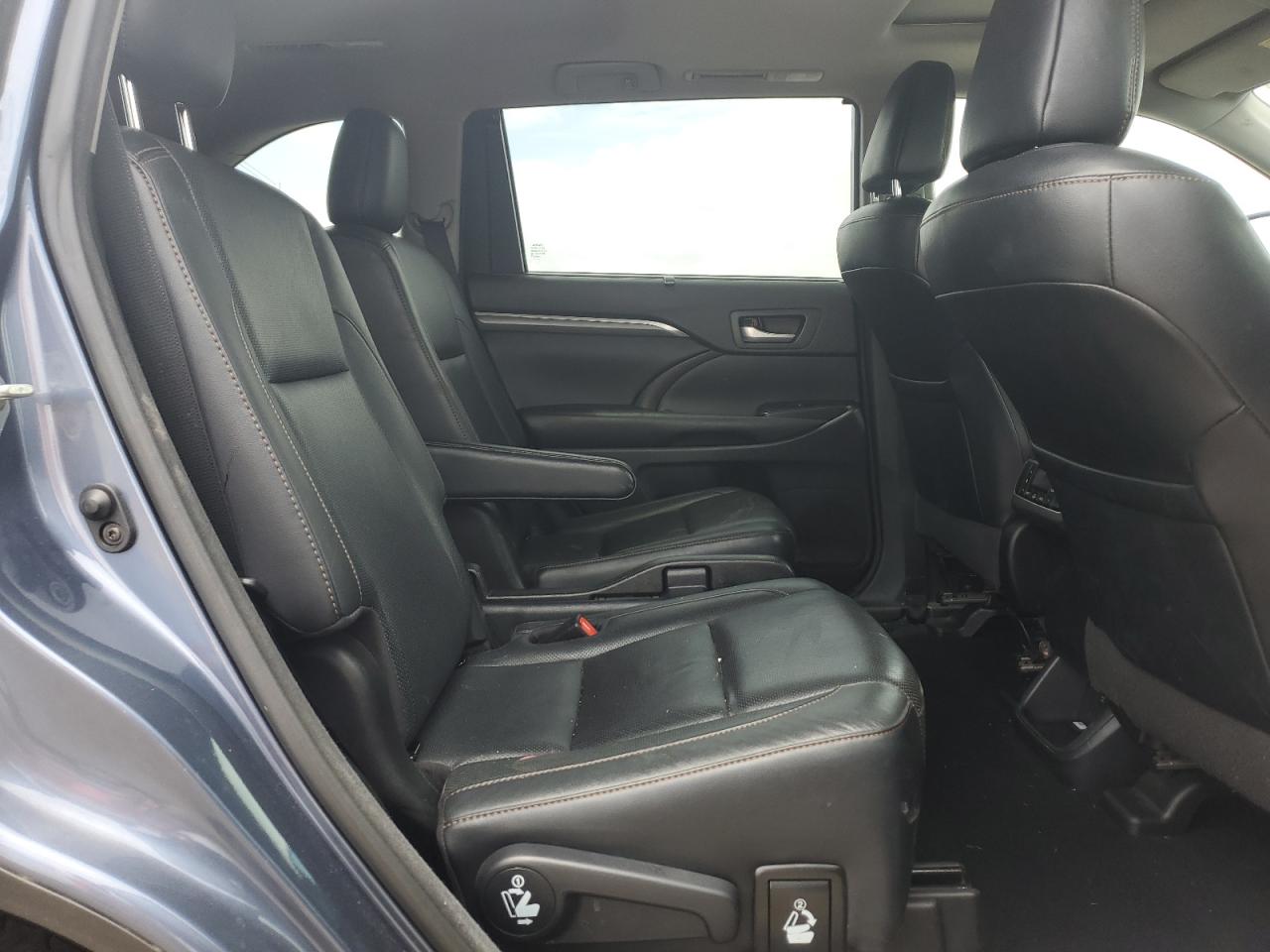 2018 Toyota Highlander Limited VIN: 5TDDZRFH7JS497474 Lot: 63990795