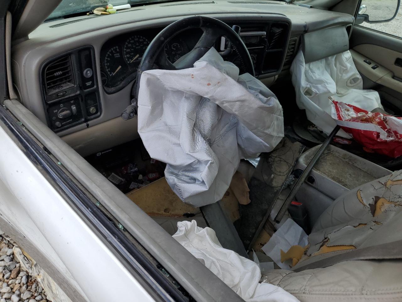 2000 GMC Yukon Xl C1500 VIN: 3GKEC16T0YG200800 Lot: 63770675
