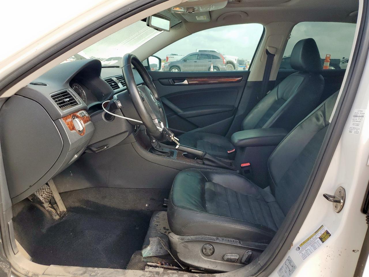 2013 Volkswagen Passat Sel VIN: 1VWCN7A39DC021754 Lot: 64791685
