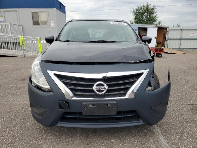 Sedans NISSAN VERSA 2015 Czarny