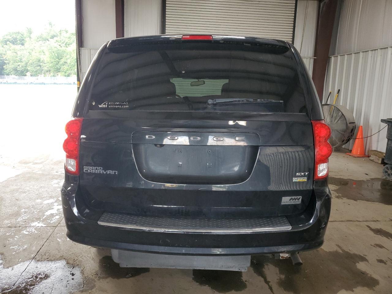 2018 Dodge Grand Caravan Sxt VIN: 2C4RDGCGXJR208164 Lot: 63676745