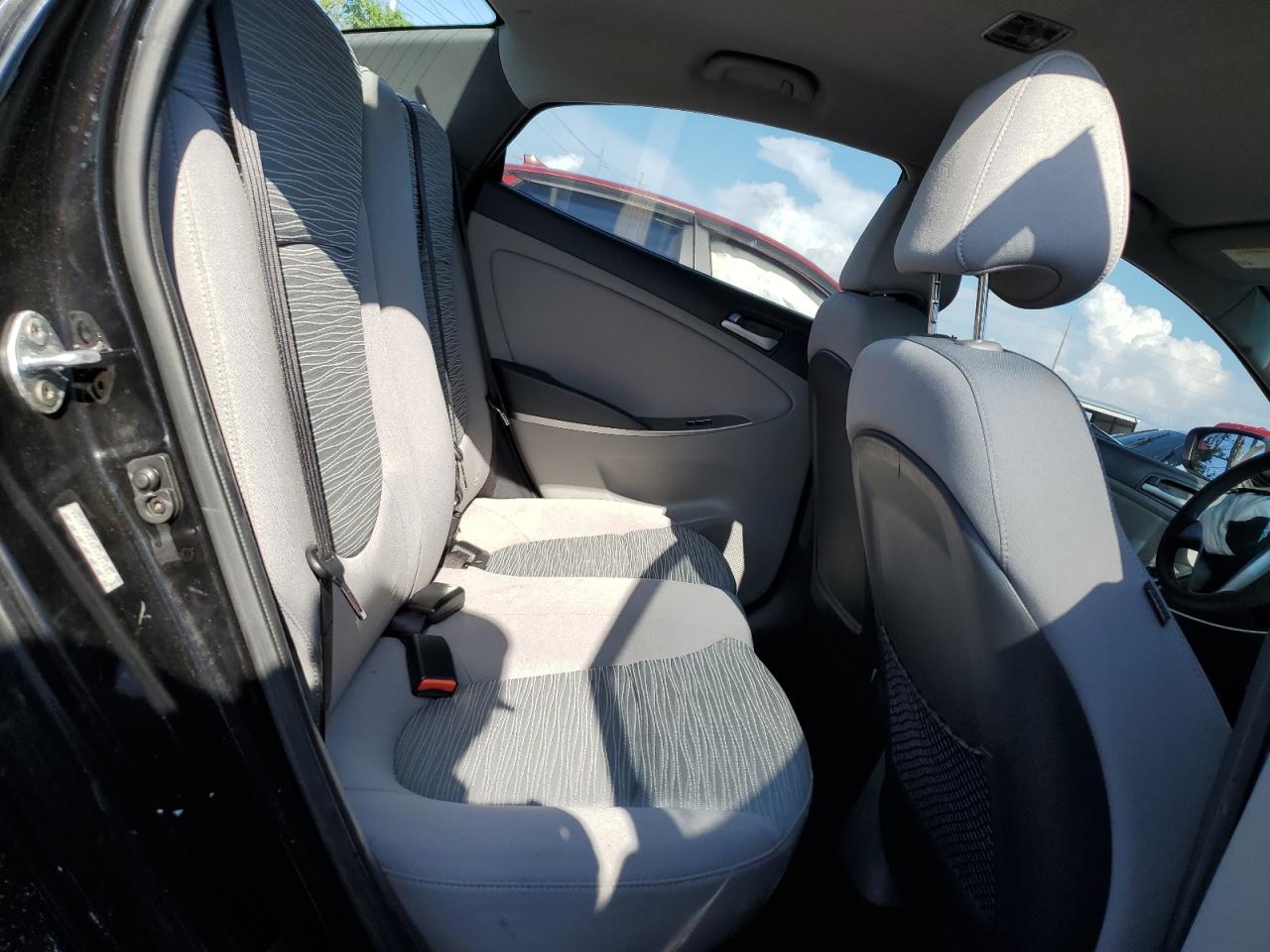 2015 Hyundai Accent Gls VIN: KMHCT4AE8FU921157 Lot: 63734445