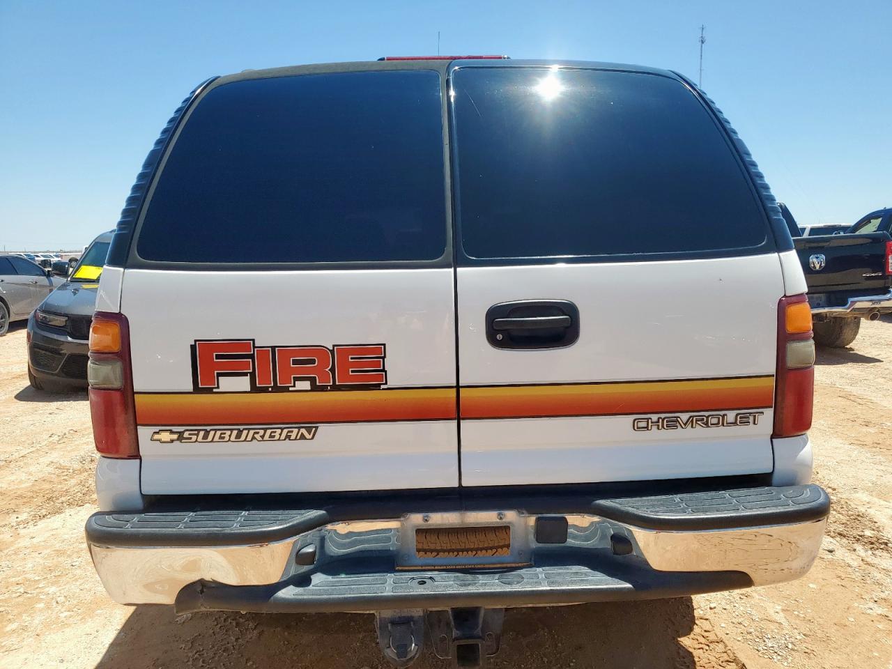 2002 Chevrolet Suburban C2500 VIN: 3GNGC26U42G275100 Lot: 63702525