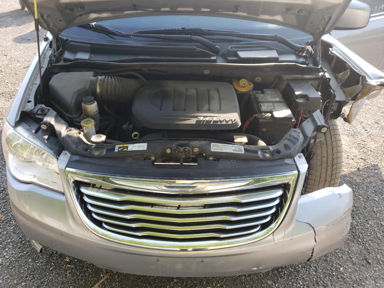 2016 Chrysler Town & Country Touring L VIN: 2C4RC1CG2GR284194 Lot: 64732825