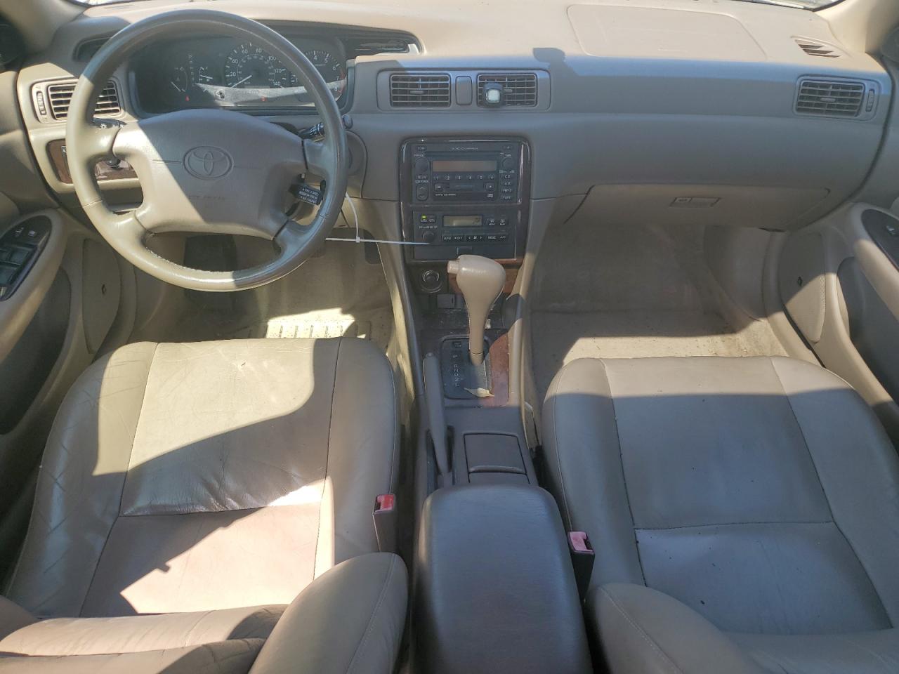 2000 Toyota Camry Le VIN: JT2BF28K1Y0275969 Lot: 65480235